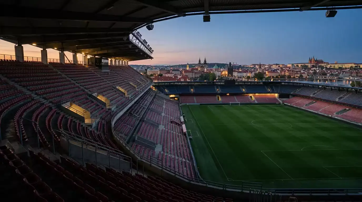 Pohled na fotbalový stadion Sparty Praha na Letné za soumraku